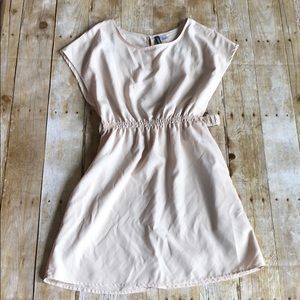 H&M belt-waisted dress!